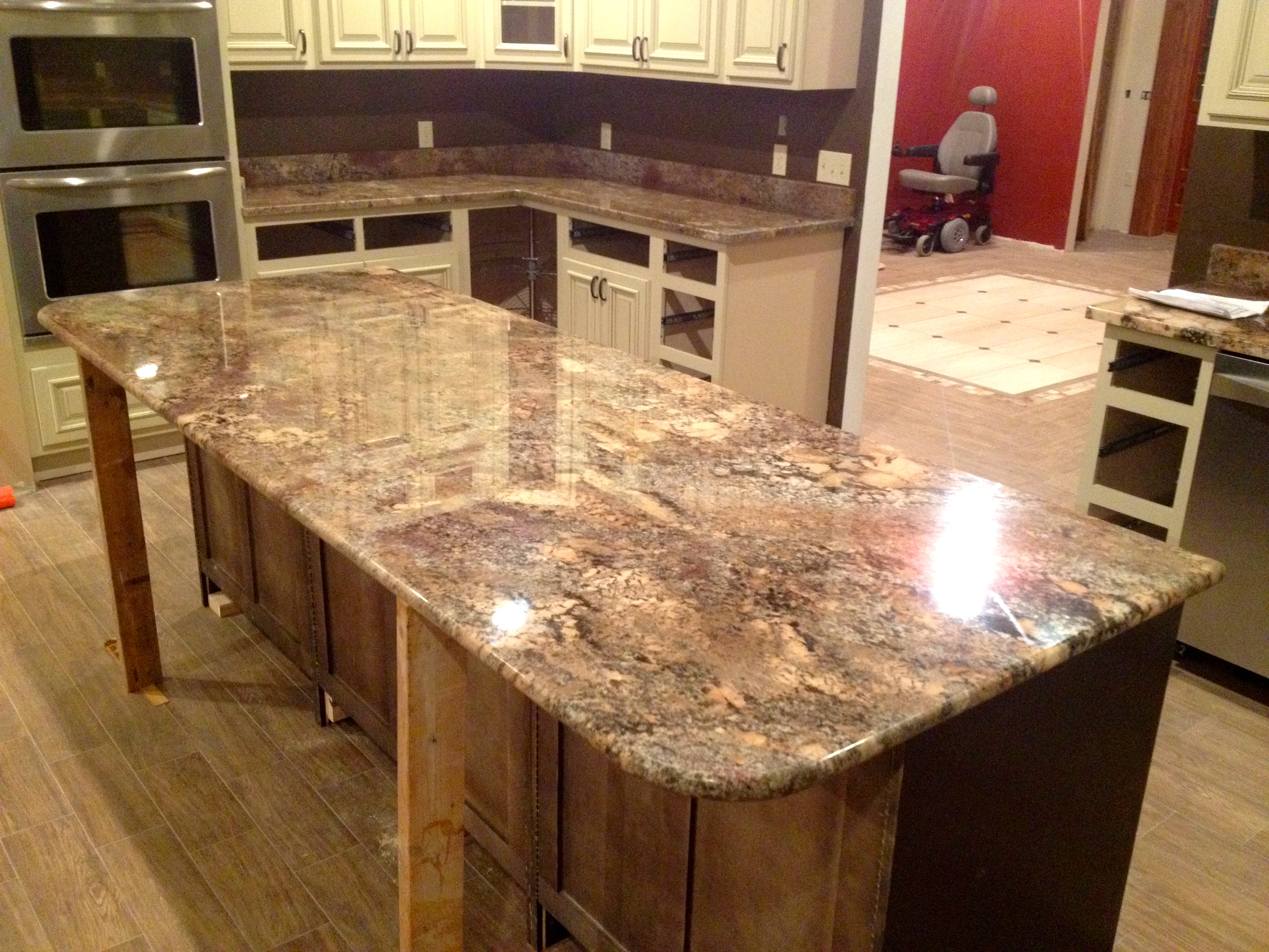 Crema Bordeaux Granite CT