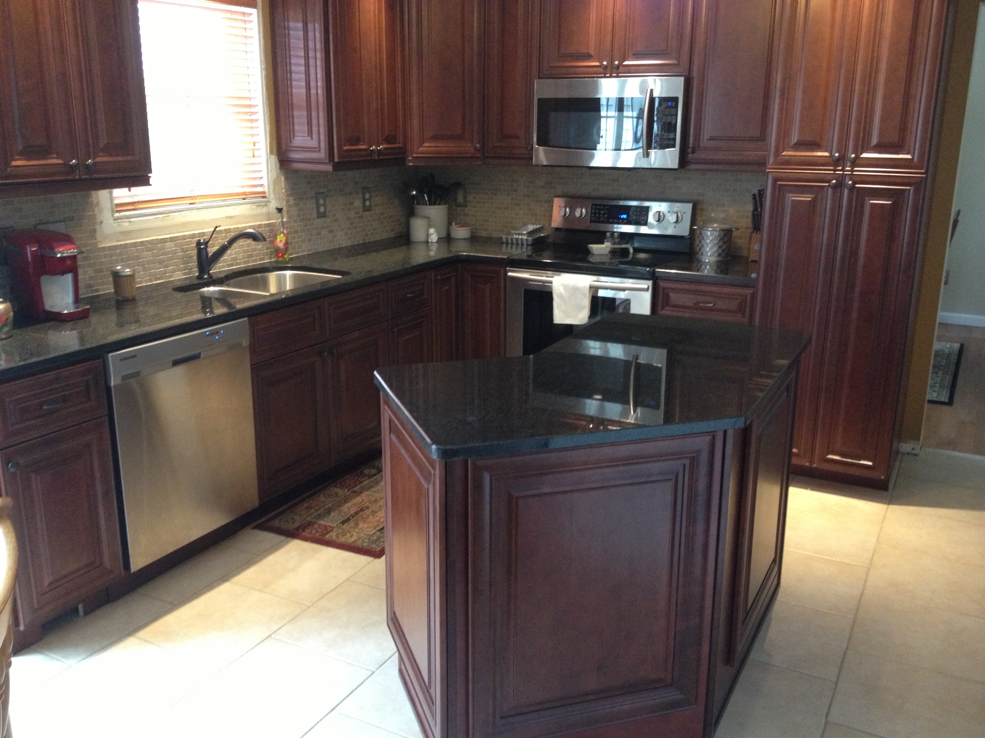 Chocolate Cabinet with Black Pearl CT